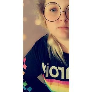 Meet your Posher, Kelly